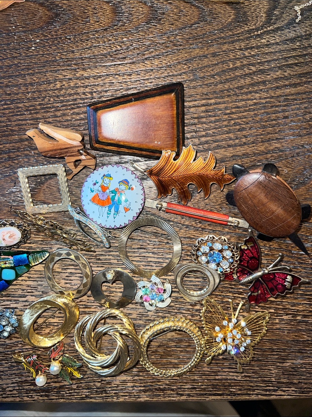 Huge lot Vintage Brooches Spain Napier Sarah Coventry Crystal enamel more